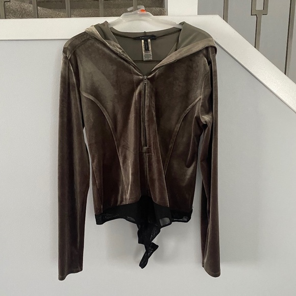 Bcbg top - Picture 1 of 4